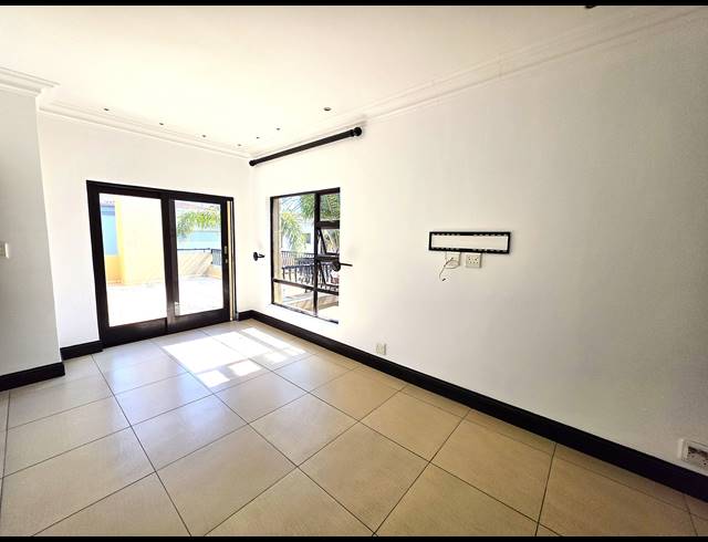 5 BEDROOM GOLF ESTATE FOR SALE IN BLUE VALLEY GOLF ESTATE